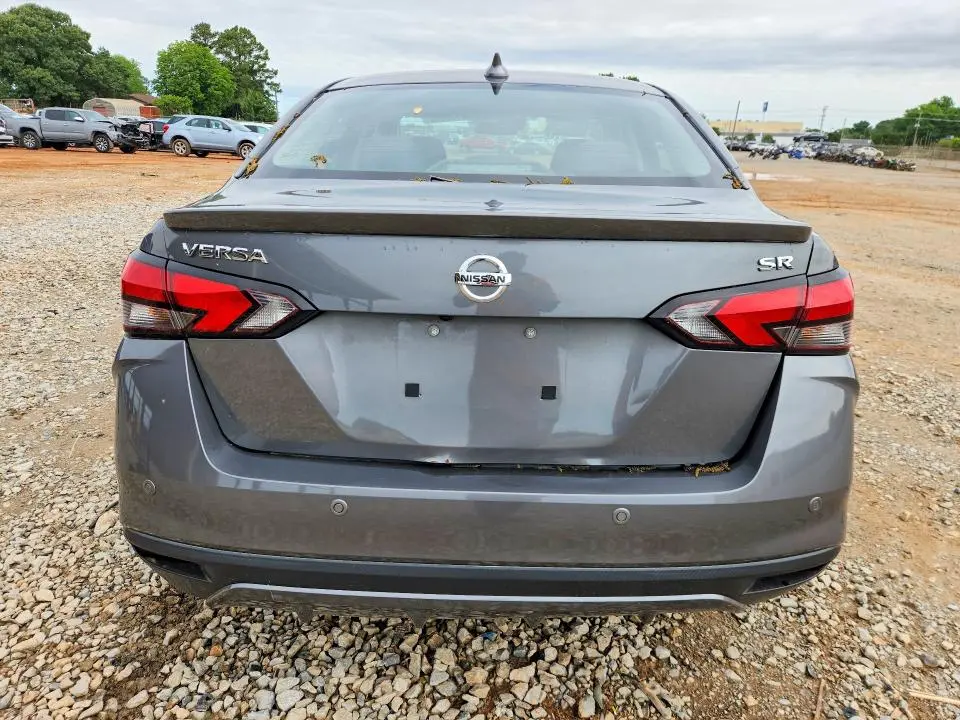 2021 NISSAN VERSA SR  