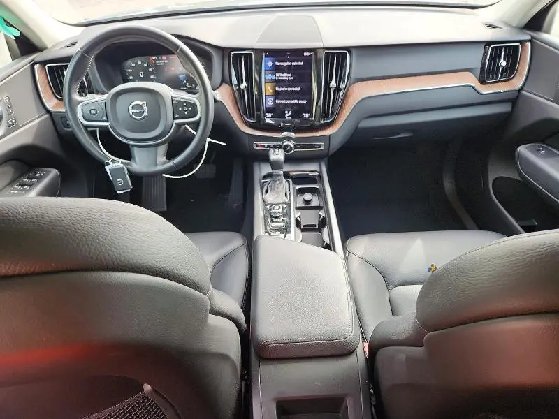2021 VOLVO XC60 T5 MOMENTUM  