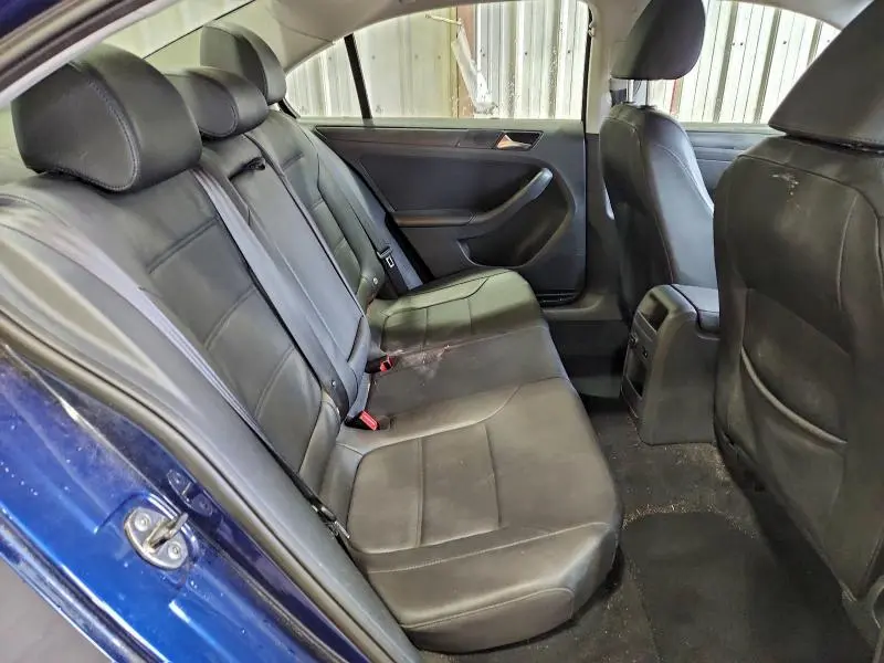 2011 VOLKSWAGEN JETTA SE  