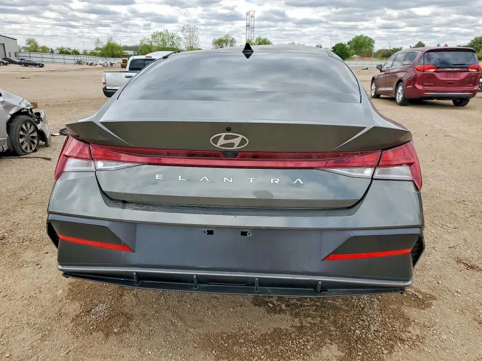 2025 HYUNDAI ELANTRA SEL  