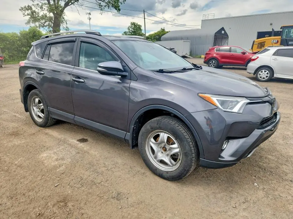 2018 TOYOTA RAV4 XLE  