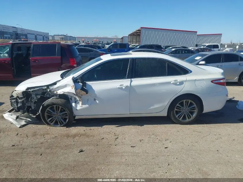 2015 TOYOTA CAMRY SE