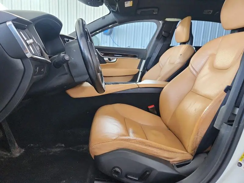 2018 VOLVO S90 T5 MOMENTUM  