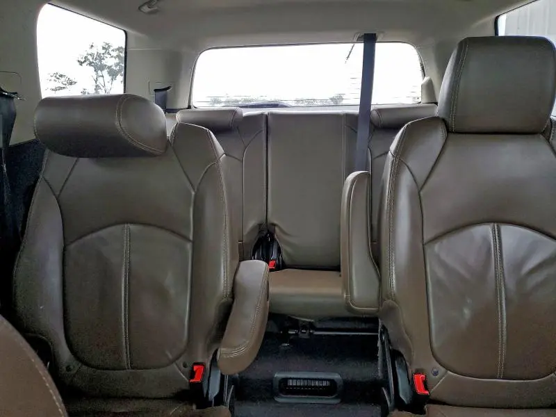 2013 GMC ACADIA SLT-2  