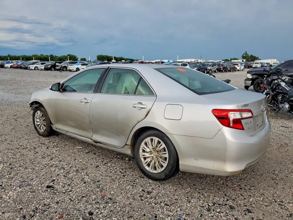 2014 TOYOTA CAMRY LE  