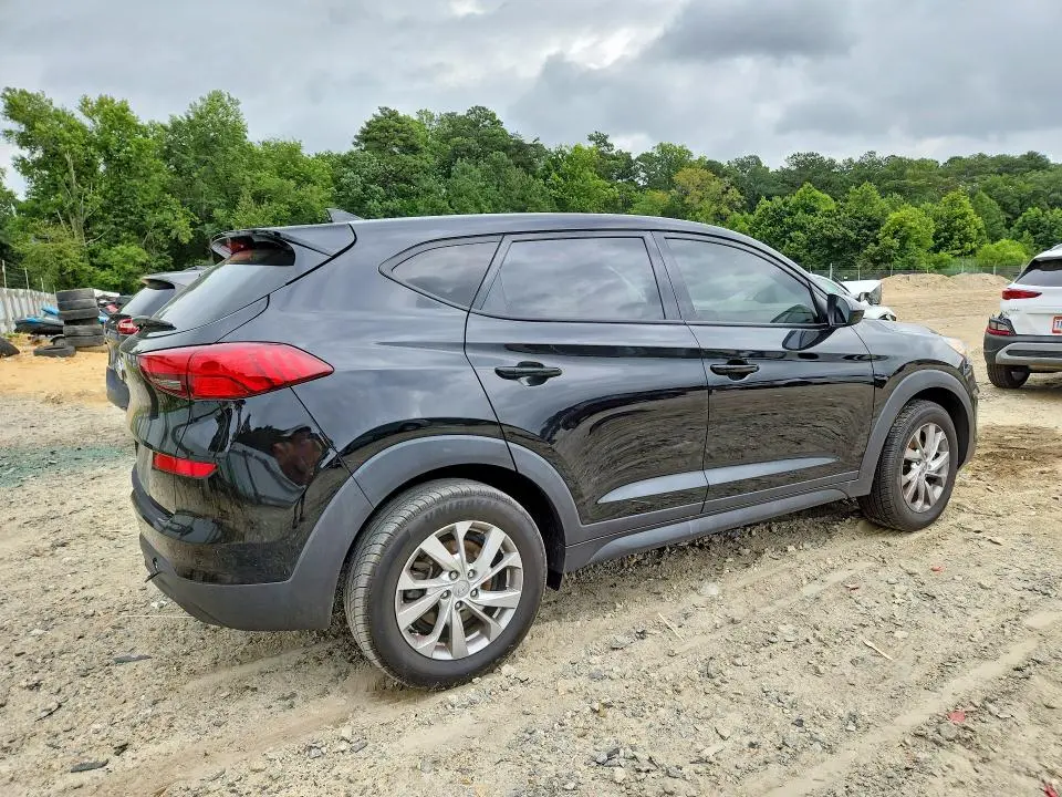 2021 HYUNDAI TUCSON SE  
