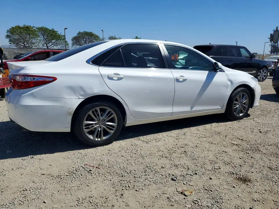 2017 TOYOTA CAMRY SE  