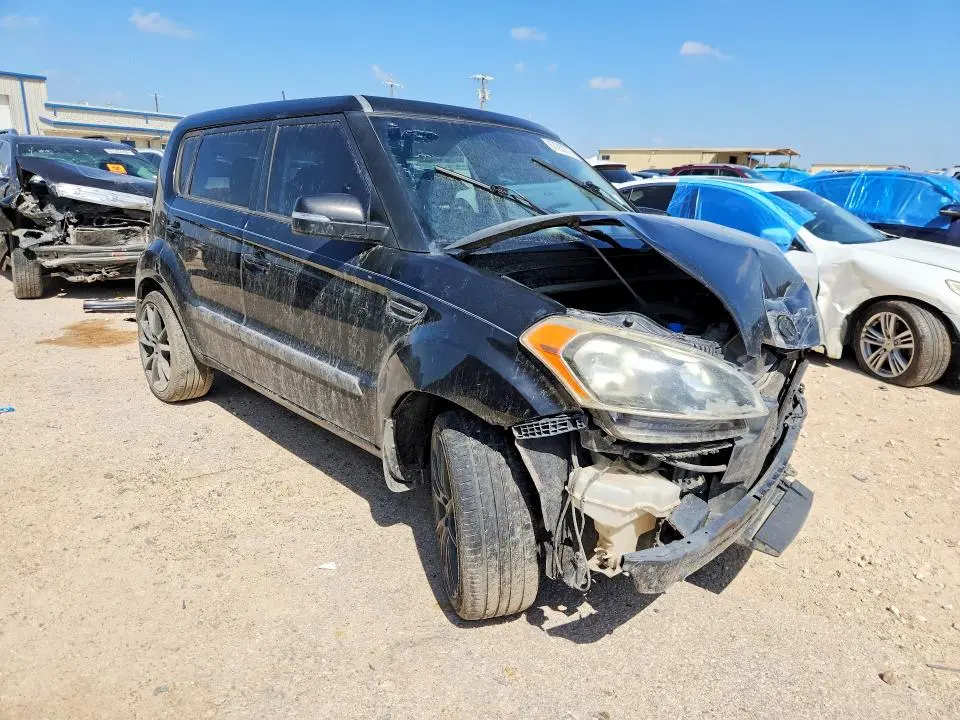 2013 KIA SOUL +  