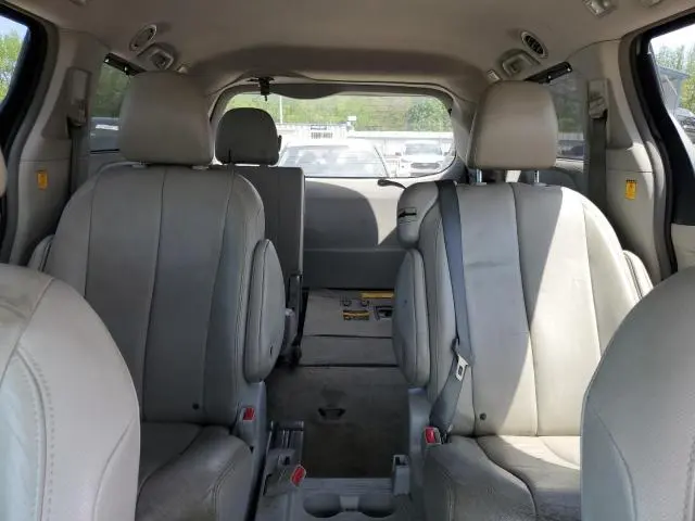 2012 TOYOTA SIENNA XLE  