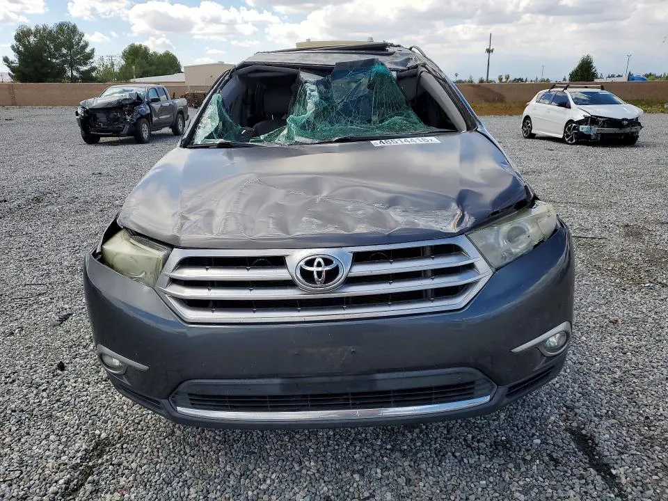 2012 TOYOTA HIGHLANDER SE  