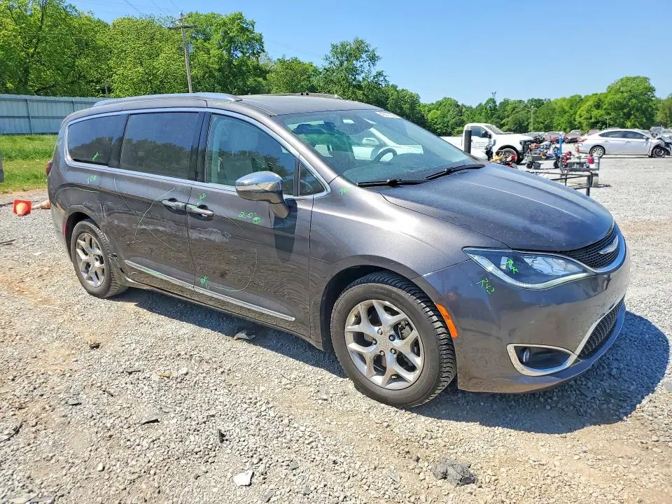 2017 CHRYSLER PACIFICA LIMITED  