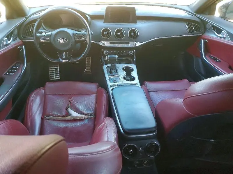 2018 KIA STINGER GT1  