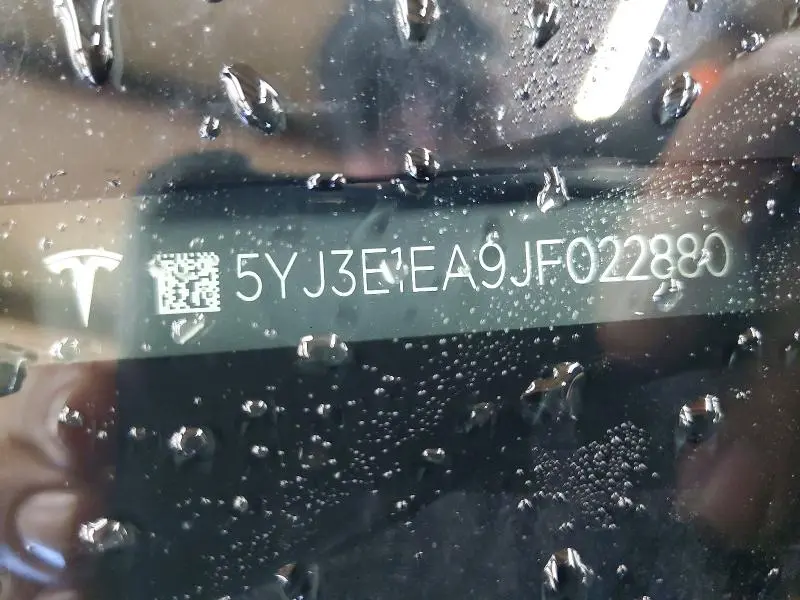 2018 TESLA MODEL 3   