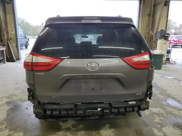 2015 TOYOTA SIENNA XLE  