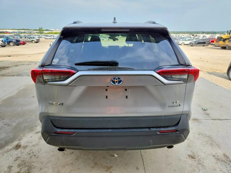 2020 TOYOTA RAV4 LE  