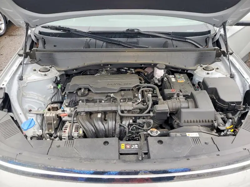 2024 HYUNDAI KONA SE  