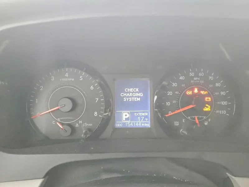 2015 TOYOTA SIENNA LE  