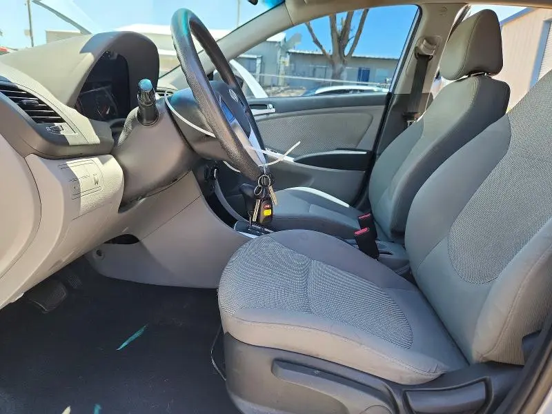 2013 HYUNDAI ACCENT GS  