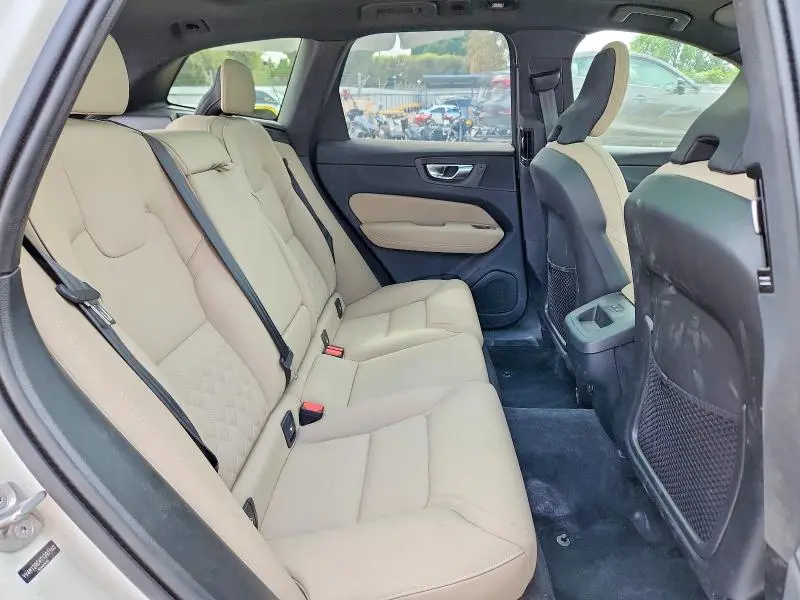 2026 VOLVO XC60 PLUS  