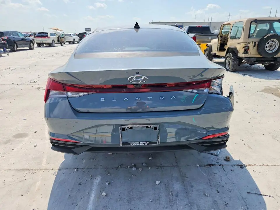 2022 HYUNDAI ELANTRA SEL  