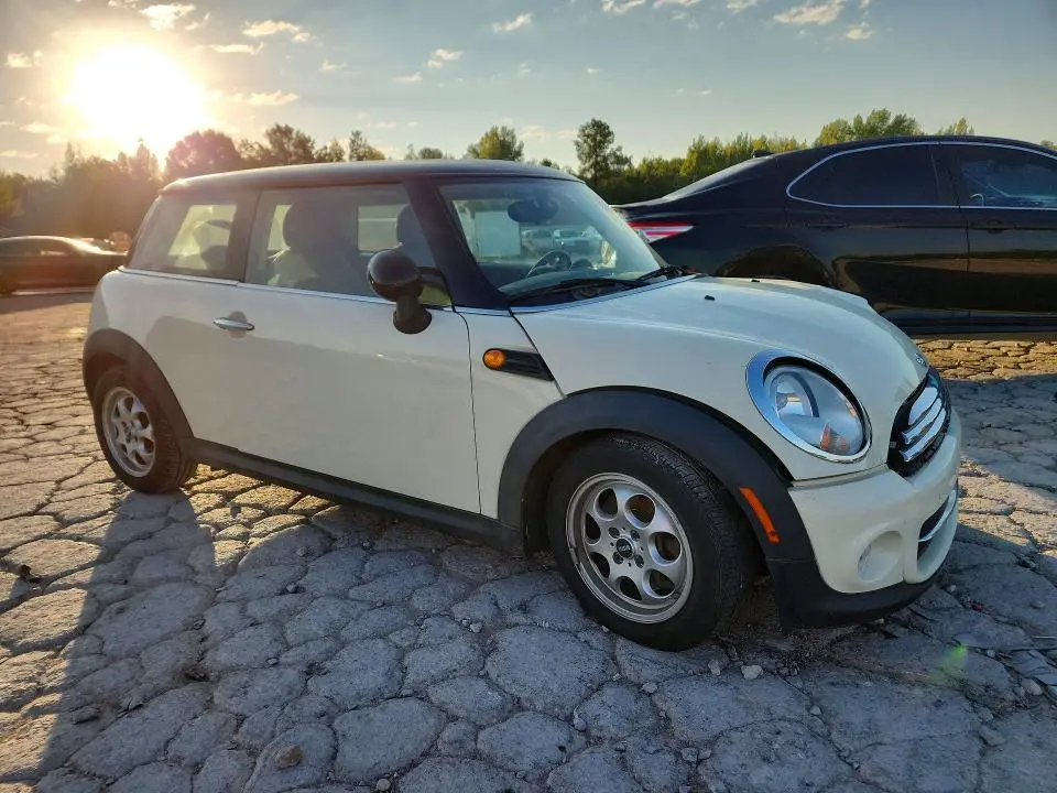2013 MINI COOPER   
