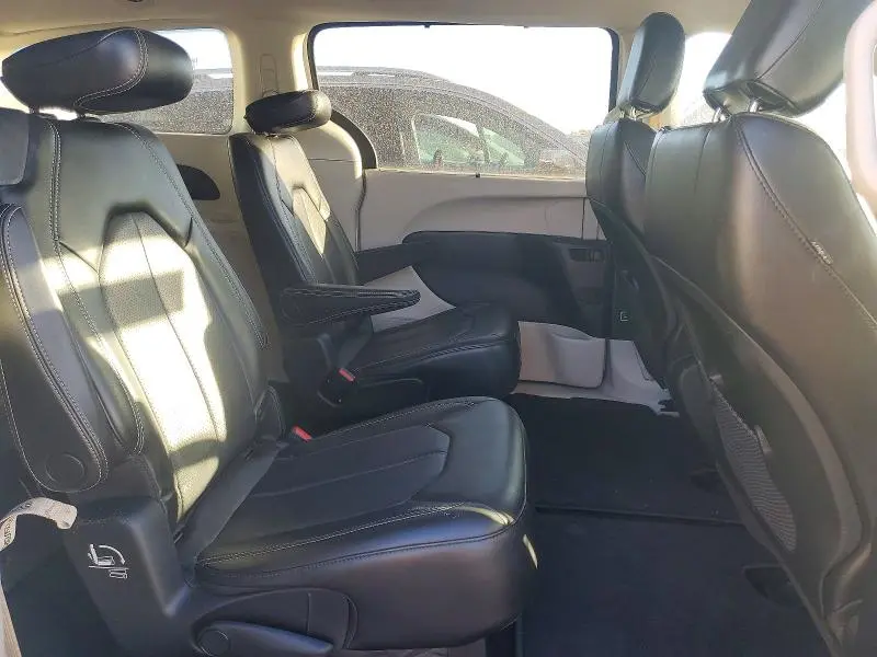 2020 CHRYSLER VOYAGER LXI  