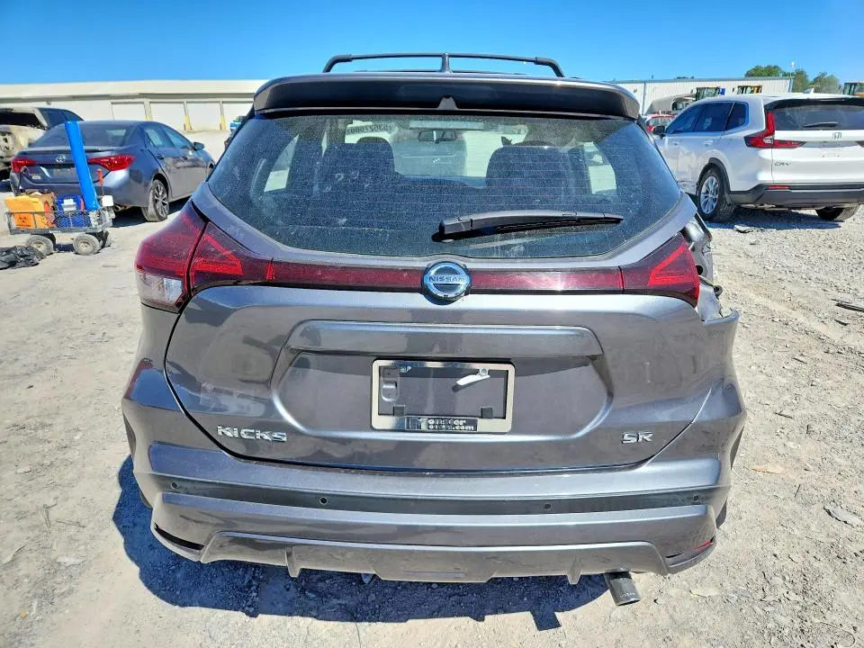 2021 NISSAN KICKS SR  