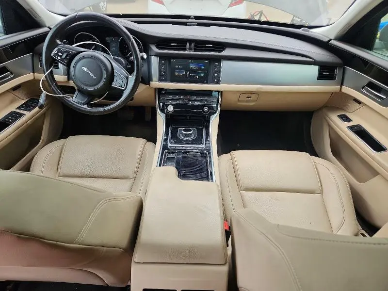 2017 JAGUAR XF PREMIUM  