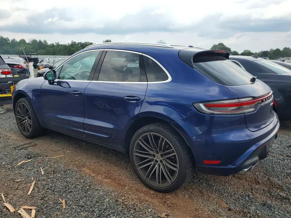 2024 PORSCHE MACAN BASE  