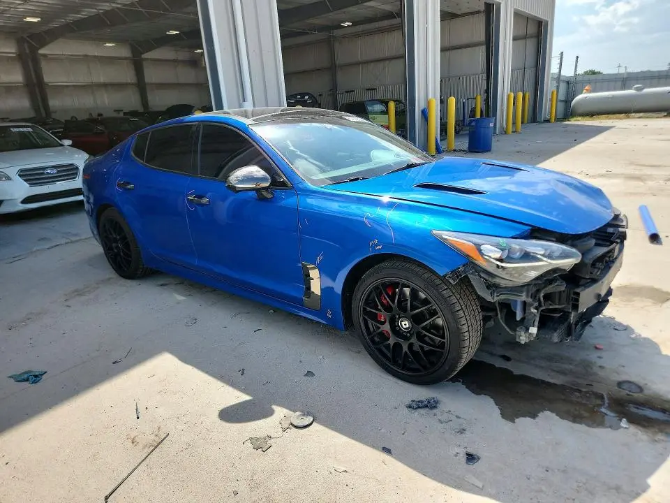 2022 KIA STINGER GT2  