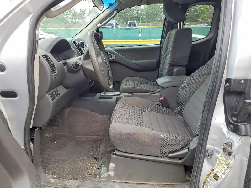 2010 NISSAN FRONTIER SE V6  