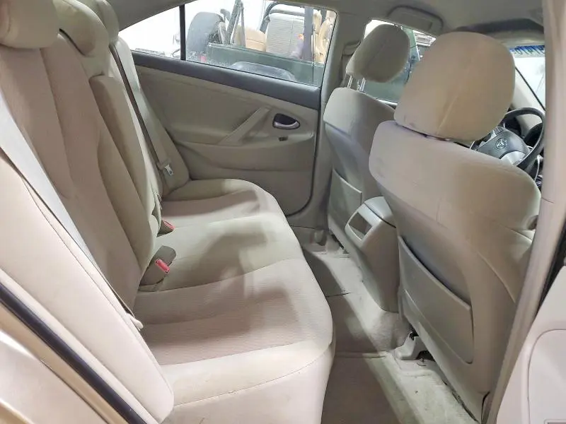 2010 TOYOTA CAMRY LE  