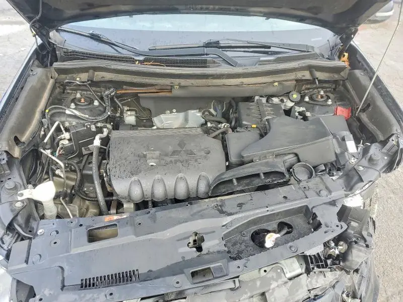 2020 MITSUBISHI OUTLANDER SE  