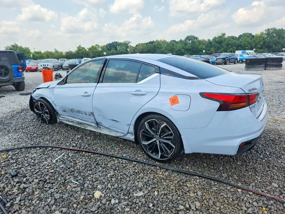2023 NISSAN ALTIMA SR  