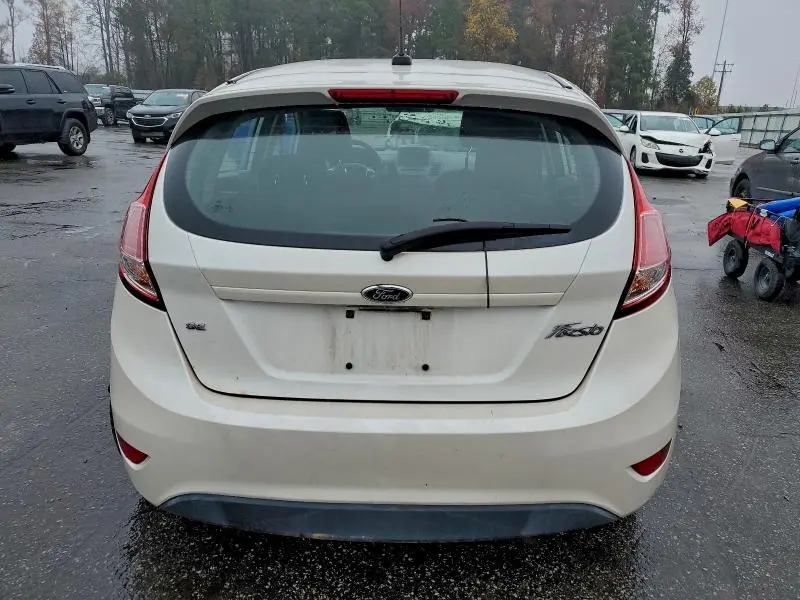2016 FORD FIESTA SE  