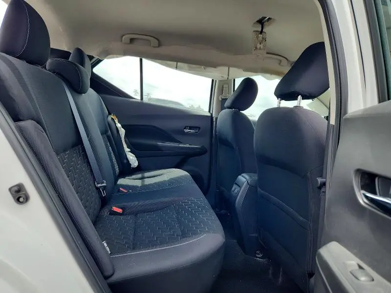 2022 NISSAN KICKS SV  