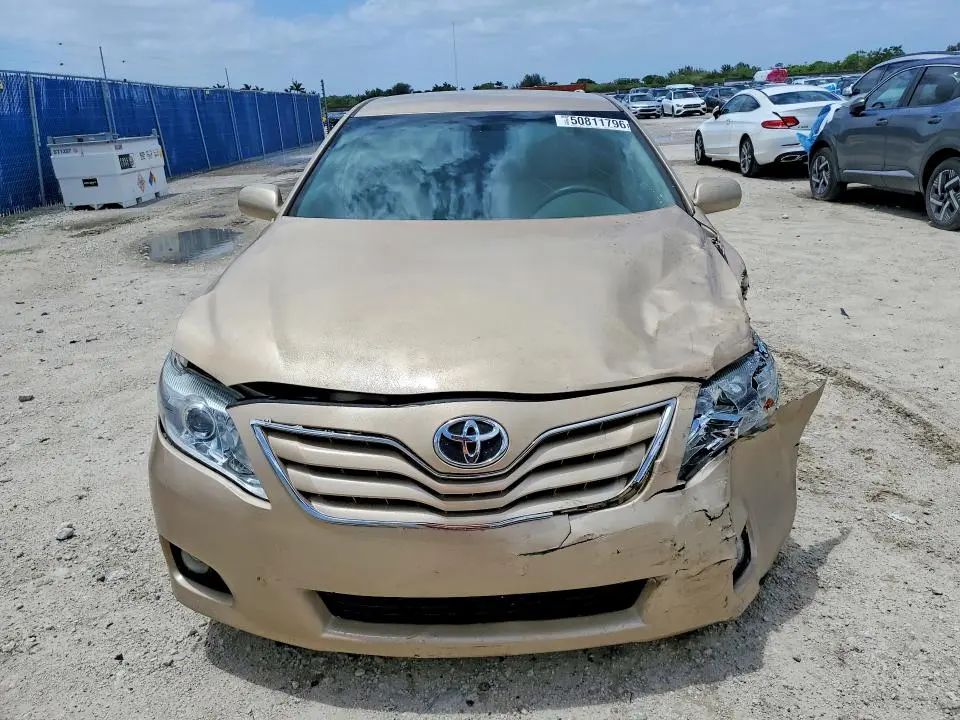 2010 TOYOTA CAMRY LE  