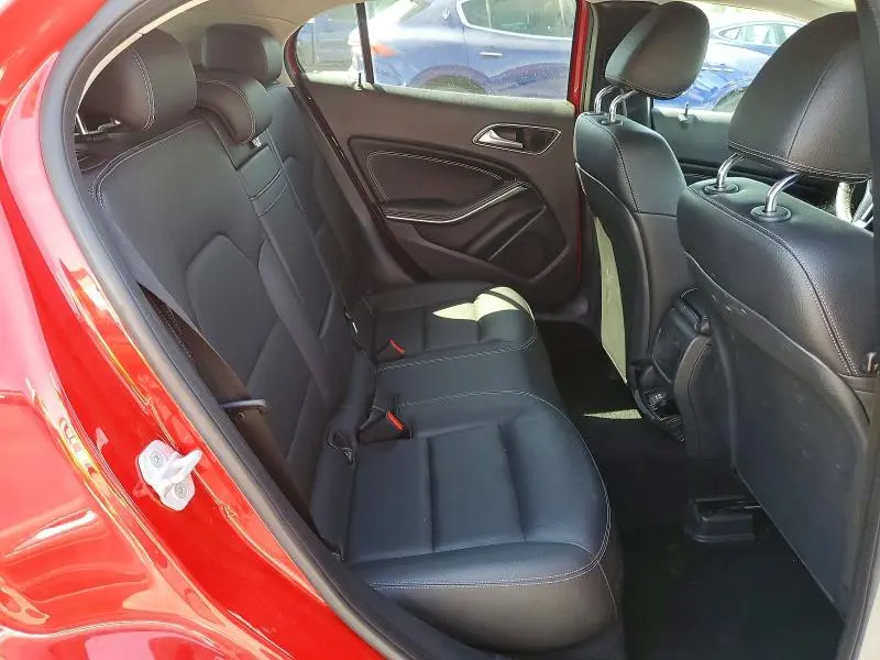 2015 MERCEDES-BENZ GLA 250  