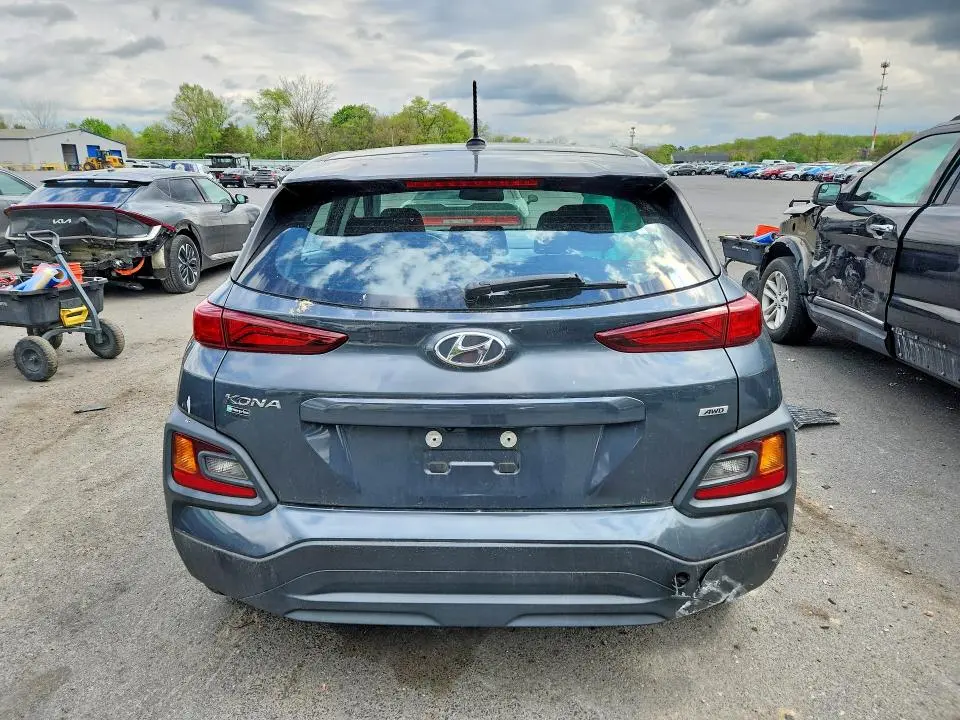 2021 HYUNDAI KONA SE  