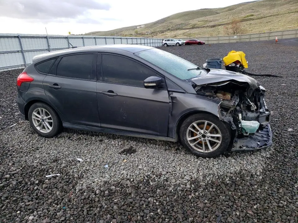 2017 FORD FOCUS SE  