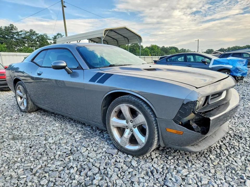 2012 DODGE CHALLENGER SXT  