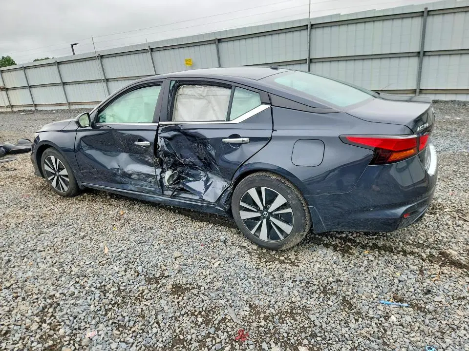 2022 NISSAN ALTIMA SV  