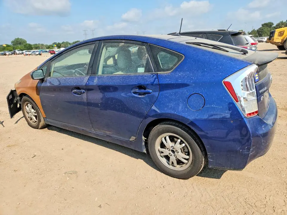 2011 TOYOTA PRIUS THREE  