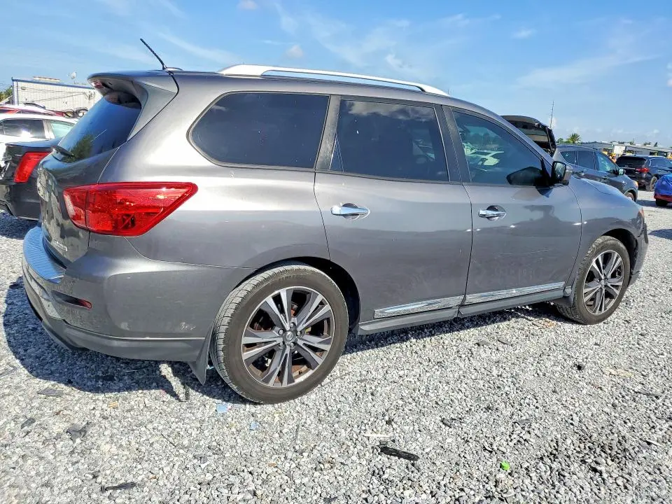 2017 NISSAN PATHFINDER PLATINUM  