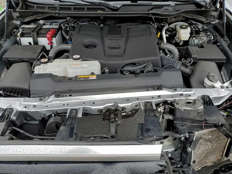 2024 TOYOTA TUNDRA CREWMAX SR  