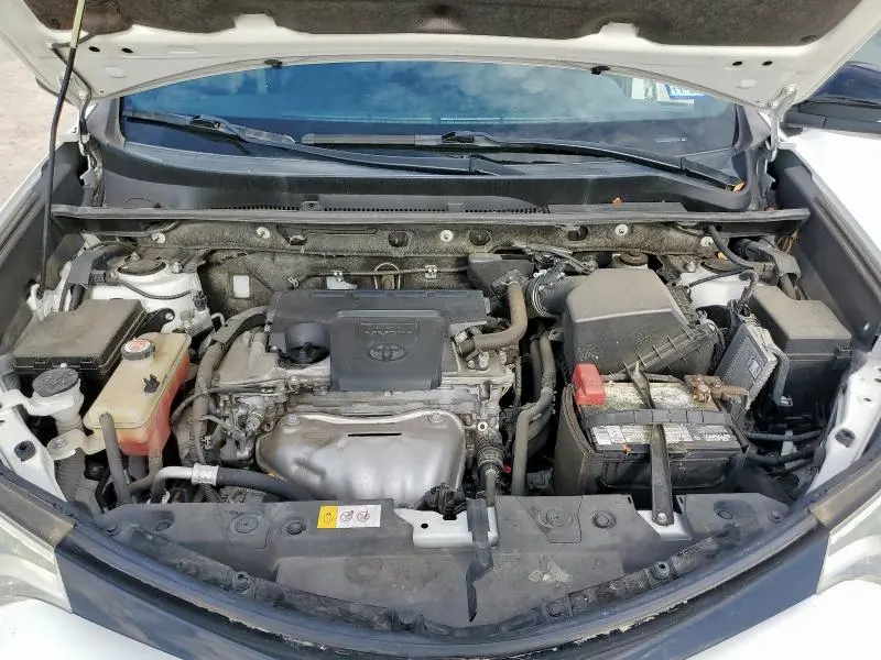 2018 TOYOTA RAV4 SE  
