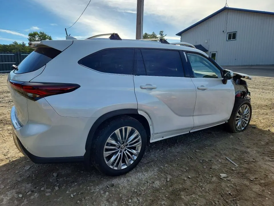 2026 TOYOTA HIGHLANDER PLATINUM  