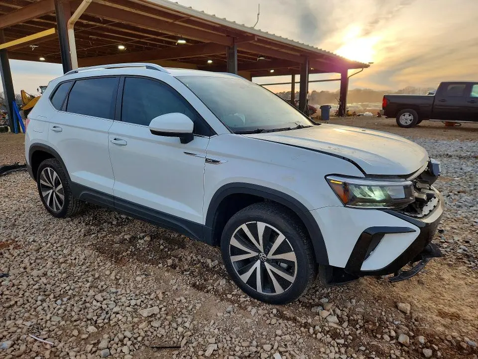 2024 VOLKSWAGEN TAOS SE  