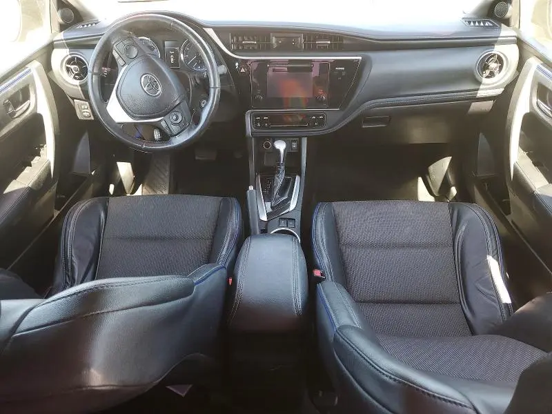 2017 TOYOTA COROLLA SE  