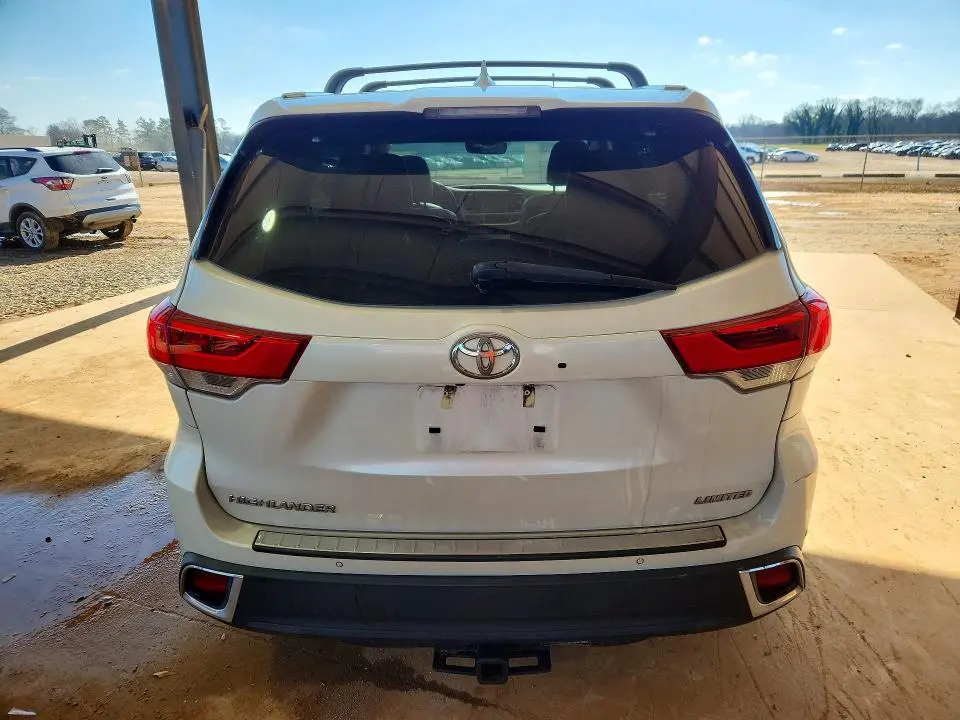 2019 TOYOTA HIGHLANDER LIMITED  